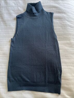 Men's Sleeveless Turtleneck Sweater - Dark Blue